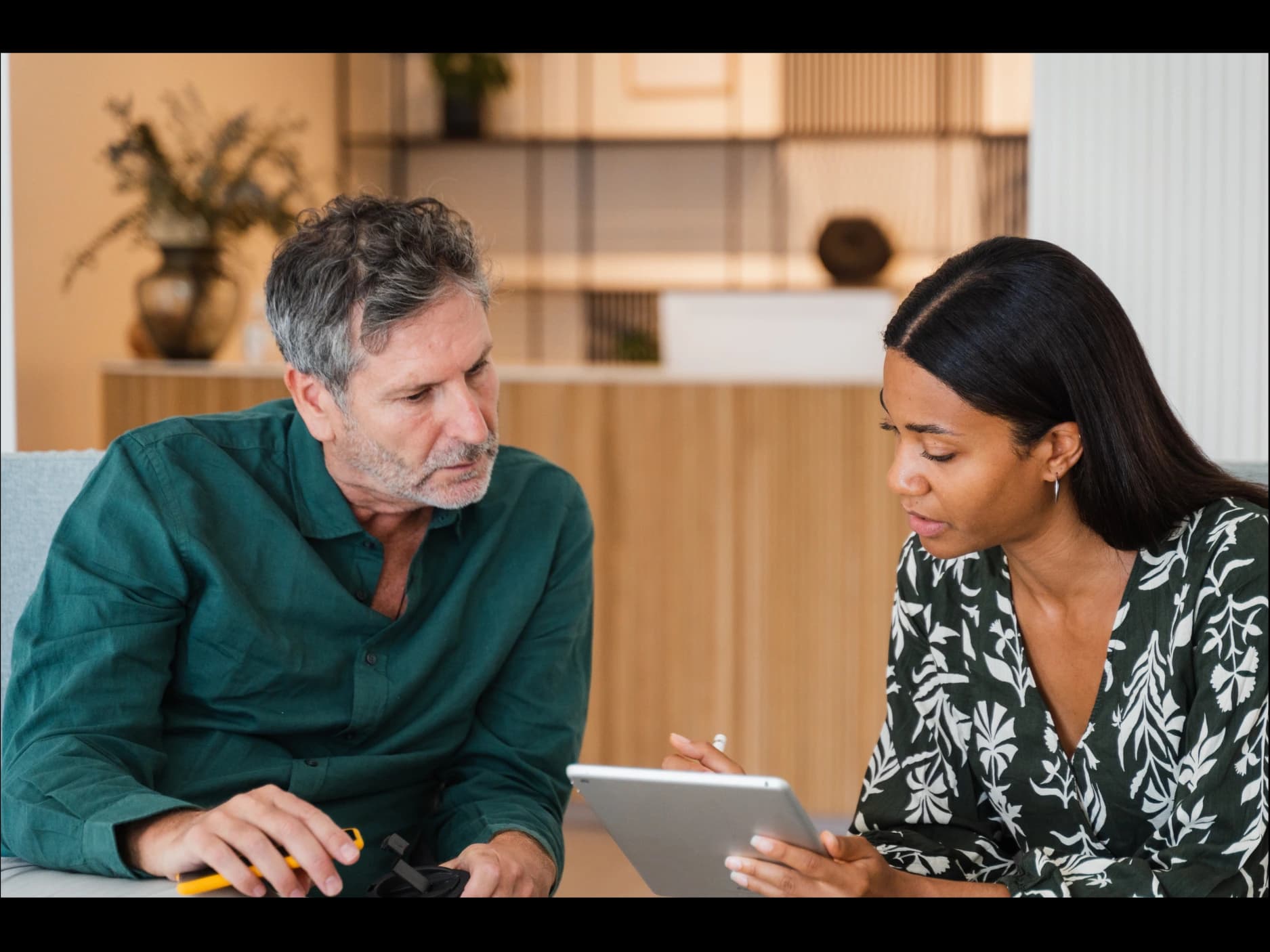 Payroll consultant and client